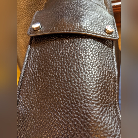 NWT Vince Camuto Black Pebbled Leather Bag w/silver accts, coin case, dust bag - Picture 8 of 13